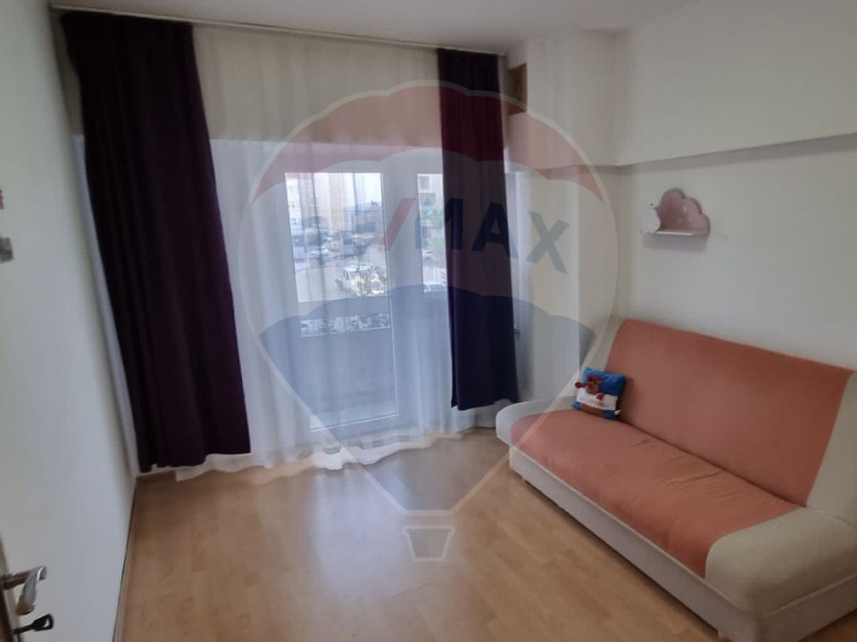 Apartament cu 3 camere de închiriat, strada Stefan cel Mare,zona Mall