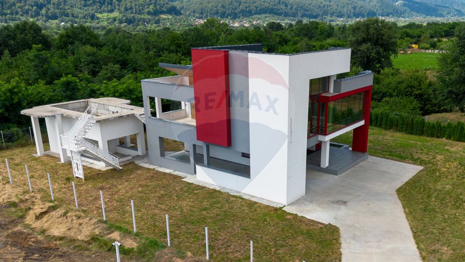 5 room House / Villa for sale