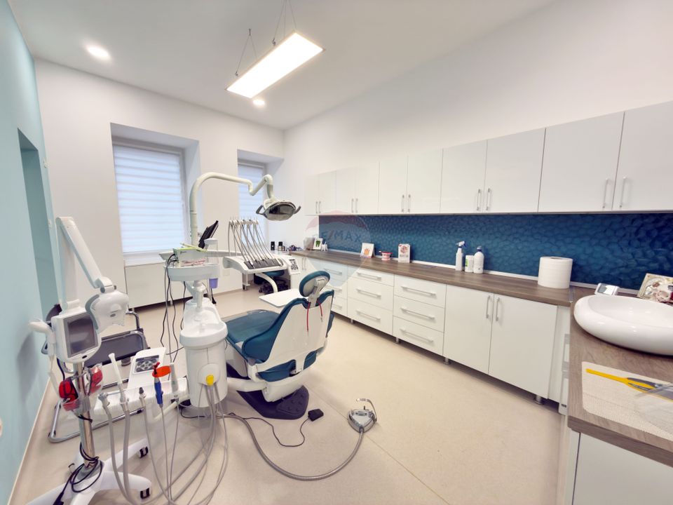 42sq.m Commercial Space for rent, Ultracentral area