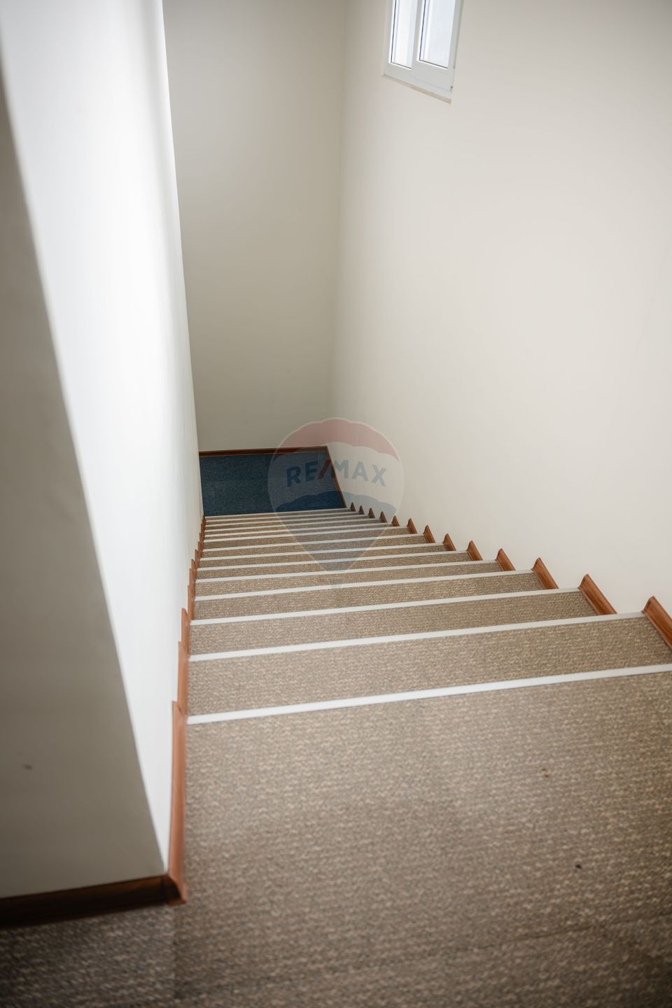 1,132sq.m Commercial Space for sale