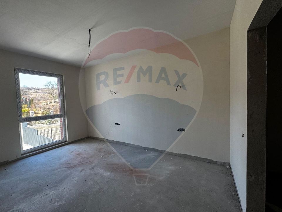 Vând Casă, in Borhanci