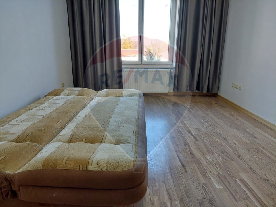 Casă de inchiriat Stupini, living, 3 dormitoare, 500mp