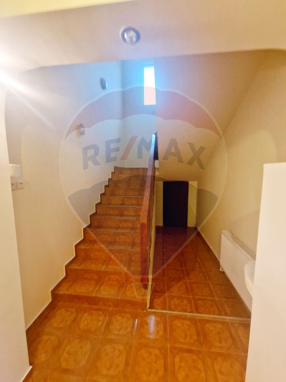 8 room House / Villa for rent, 1 Mai area