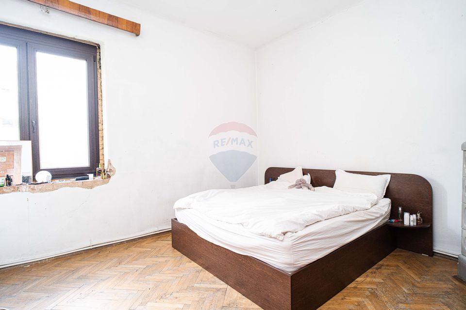 Apartament cu 4 camere de vânzare în zona Central