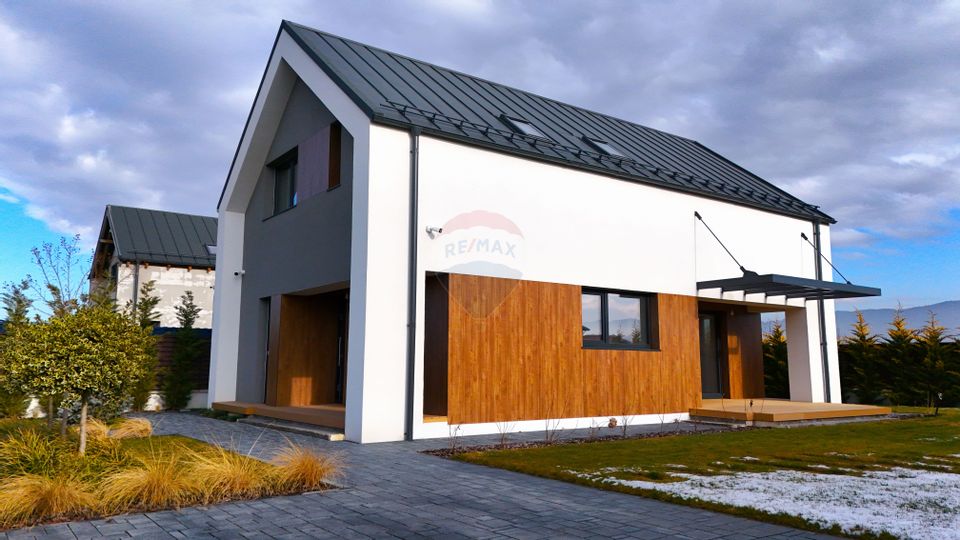 Eficiență Energetică A+ | Cristian | Finisaje Premium | Curte Modernă