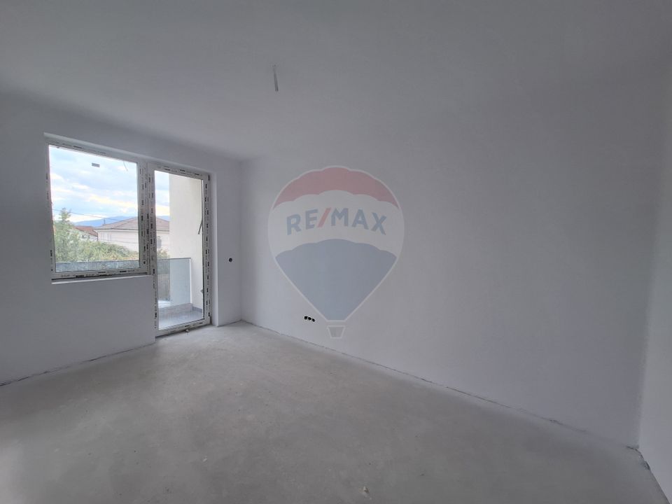 Apartament 3 camere, spatios, nou et 1  in Selimbar str. Mihai Viteazu