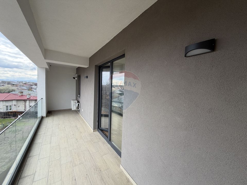 Apartament 3 camere bloc nou zona Finante