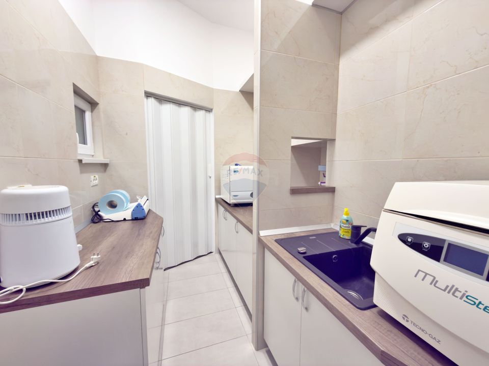 42sq.m Commercial Space for rent, Ultracentral area