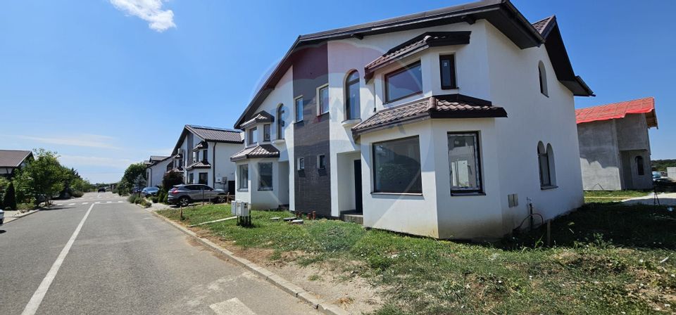 4 room House / Villa for sale