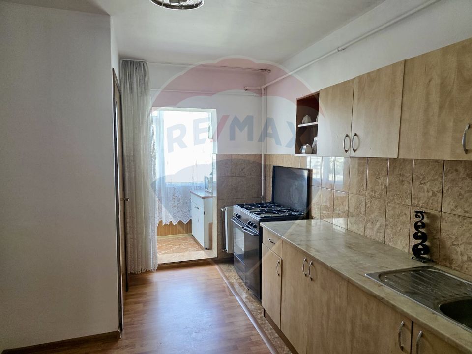 3 room Apartment for sale, Mioritei area