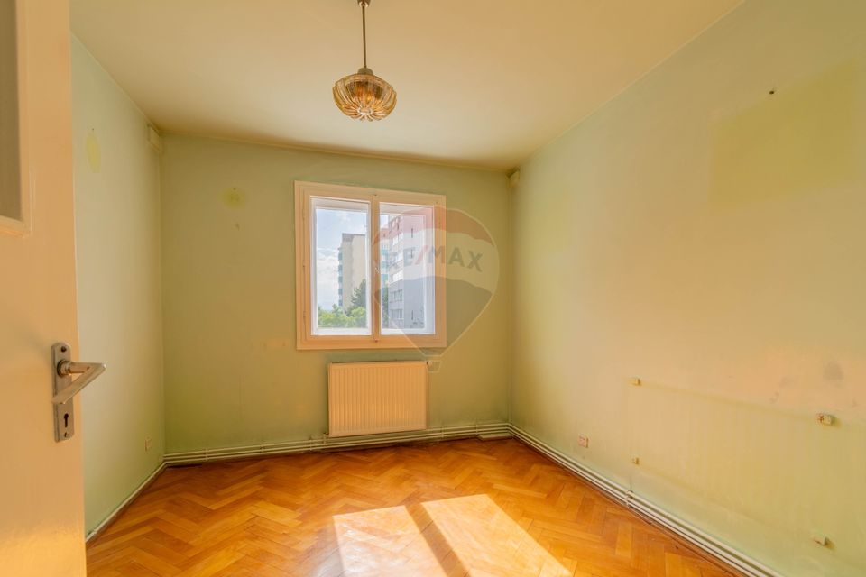 Apartament 3 camere de vanzare, 63mp, decomandat, boxa, Agricultorilor