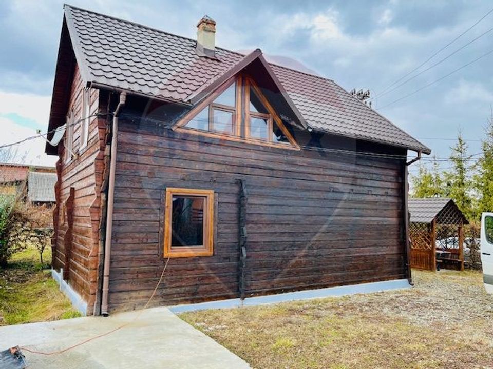 Casă / Vilă cu 4 camere de vânzare