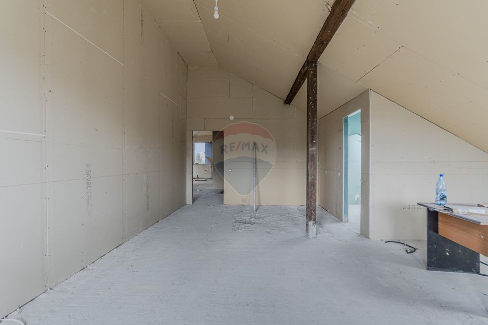 Cladire de 902 mp utili de vânzare, zona Grivitei - DN 13, COMISION 0