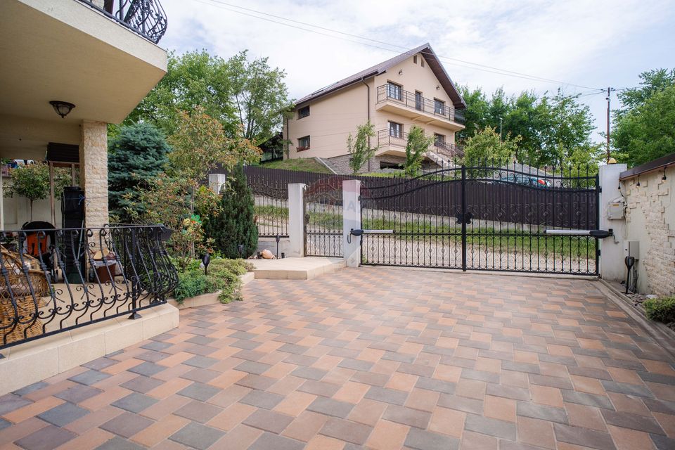 0% Comision - VILA de LUX de vânzare – Cu iaz natural