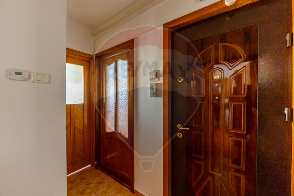 Apartament cu 3 camere la Lebada