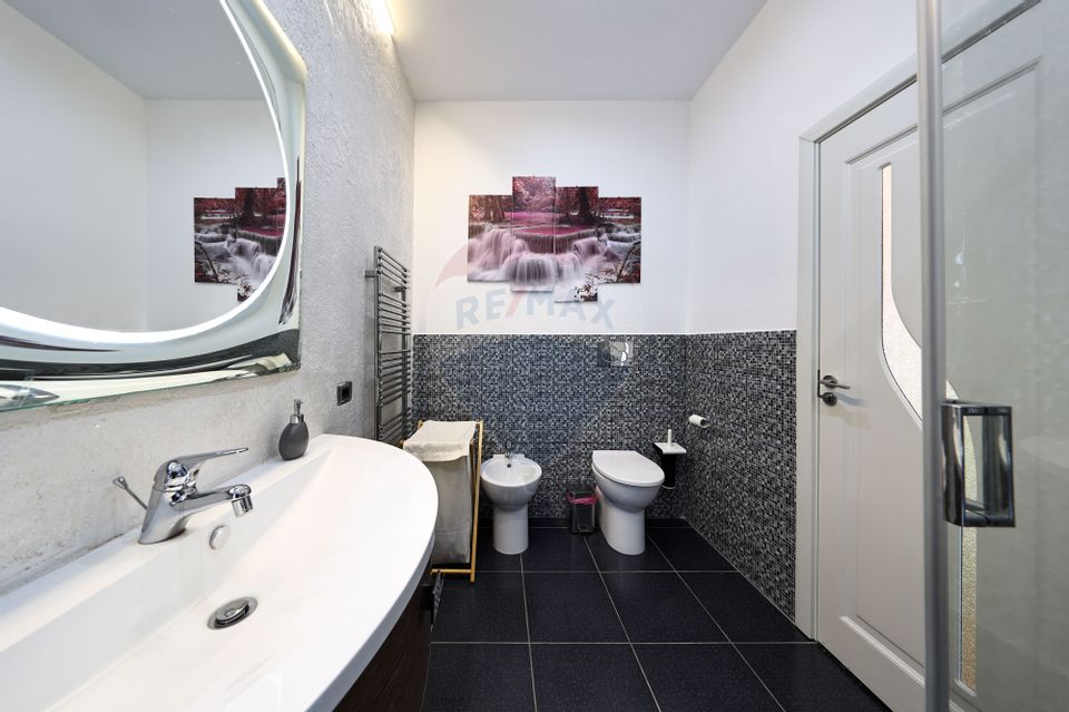 Conac, proprietate unica, in mijlocul naturii, Sacele!