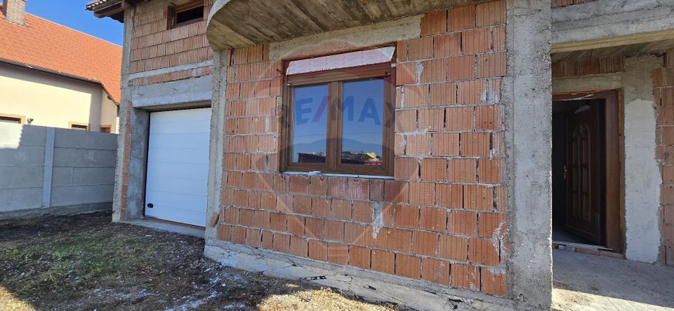 5 room House / Villa for sale