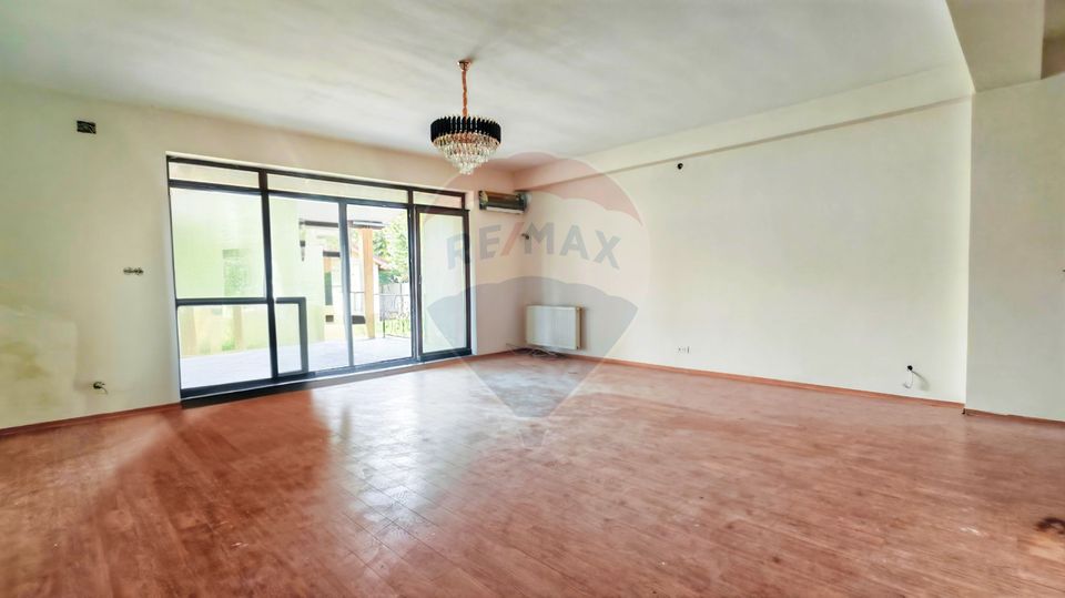 Villa for sale in Berceni, land 1161 sqm | Investment opportunity