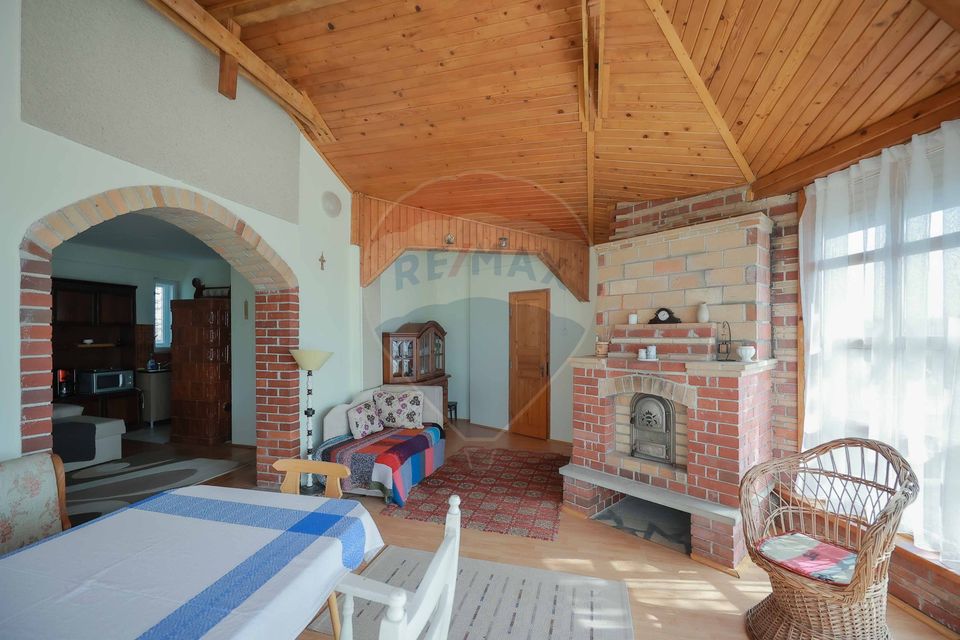 Casă de vânzare, tip duplex, teren 889 mp, în Păușa, comuna Nojorid