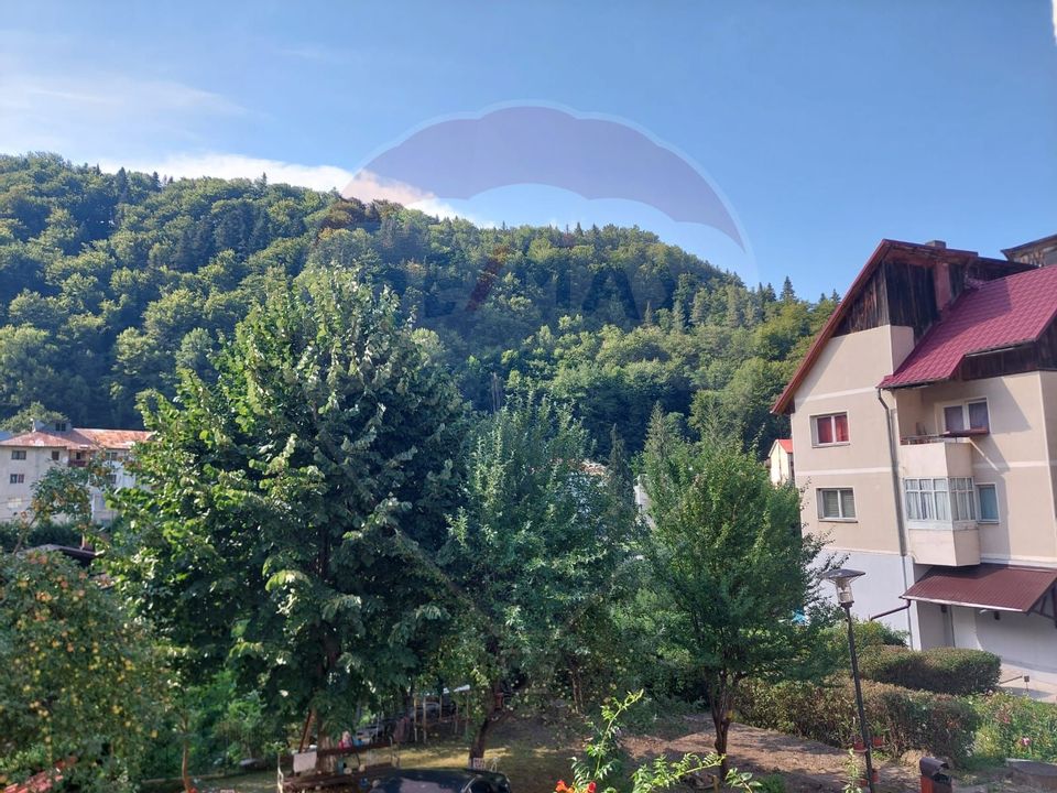 Apartament 3 camere decomantdate Slanic Moldova