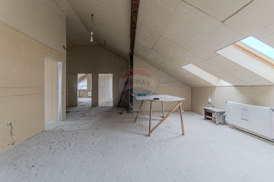 Cladire de 902 mp utili de vânzare, zona Grivitei - DN 13, COMISION 0