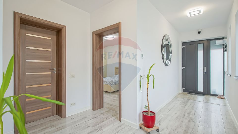 Casă premium cu 270 mp utili, 7 camere ,curte generoasă în Bartolomeu