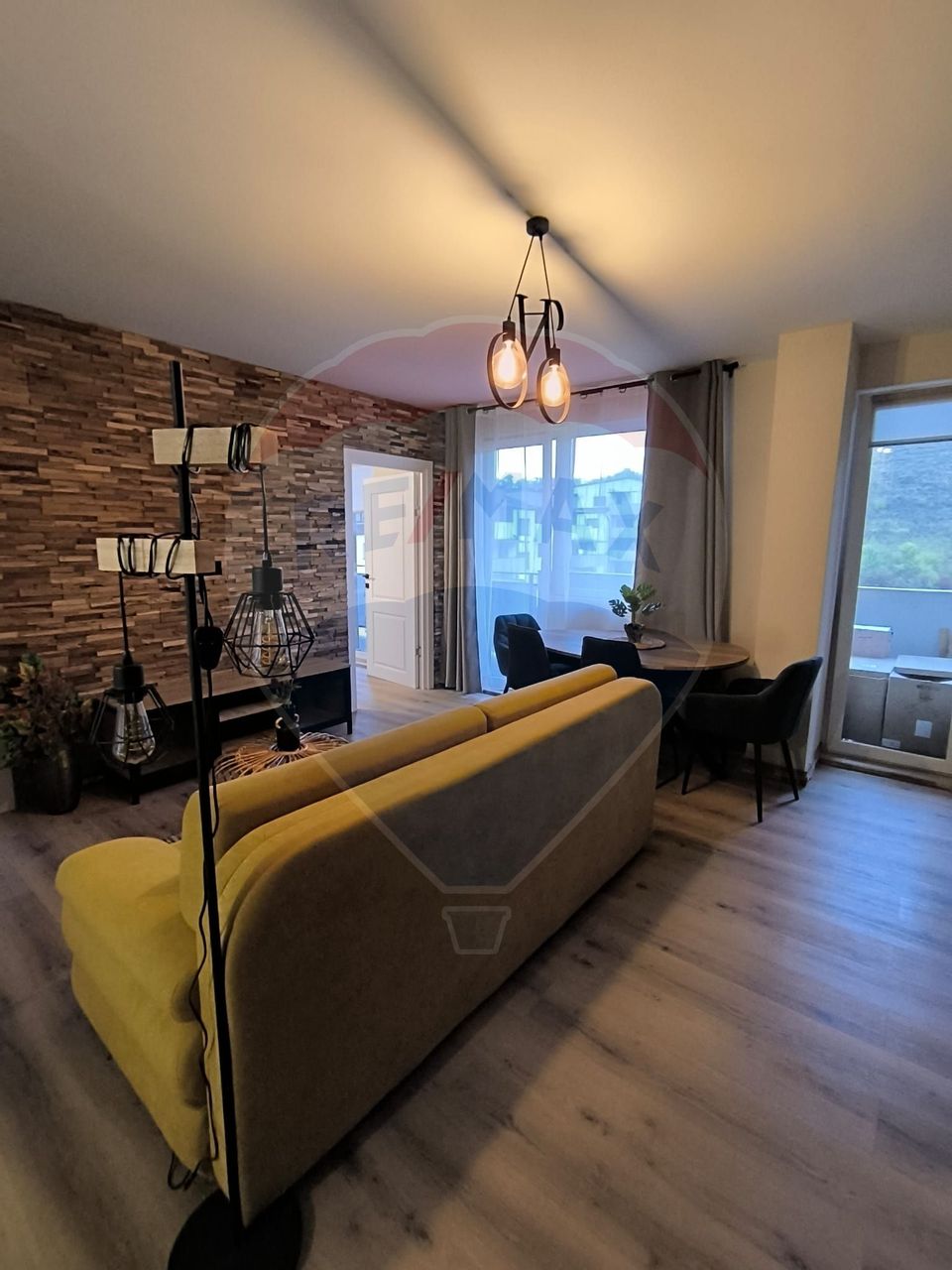 Apartament 3 camere de inchiriat