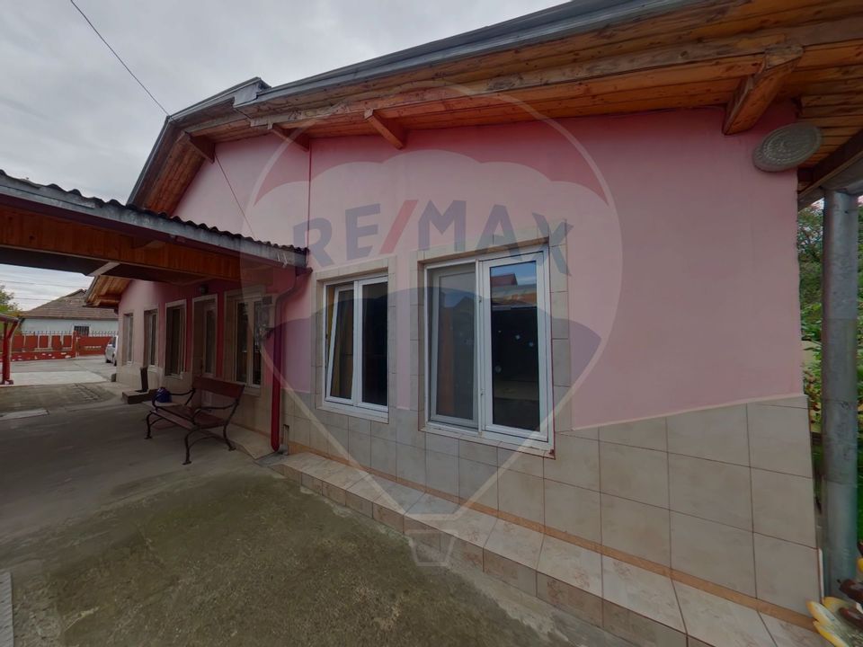 Casă / Vilă cu 16 camere de vânzare în zona Bobâlna