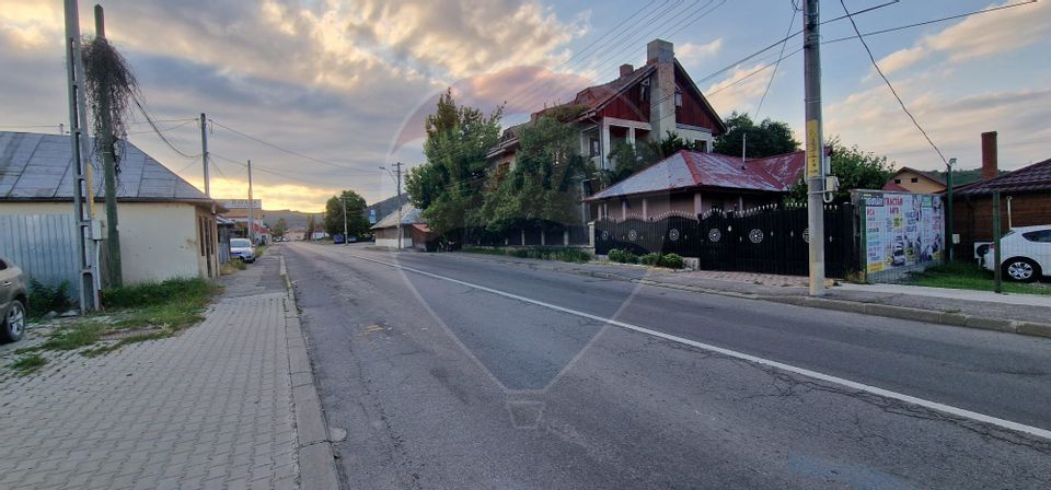 Vilă S+P+1E+M cu 7 camere de vânzare în TG. OCNA