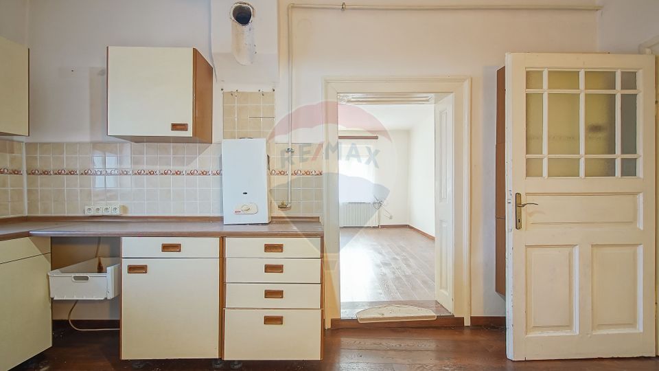 6 room House / Villa for sale