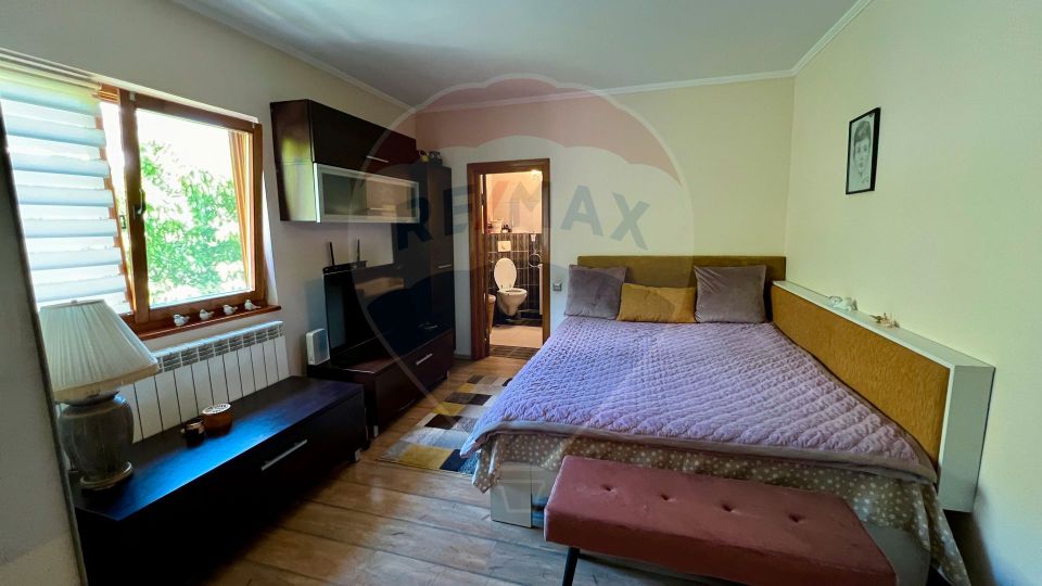 Casă / Vilă cu 14 camere de vânzare în zona Centrală