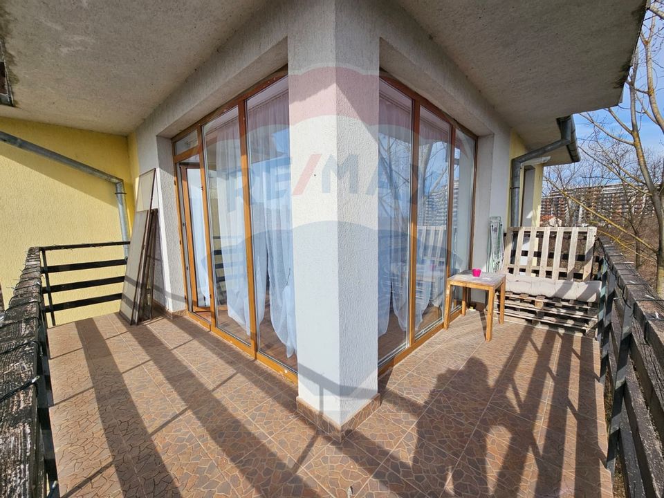 Inchiriez apartament spatios cu 4 camere, 2 bai, parcare in Gheorgheni