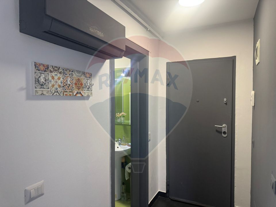 De inchiriat garsoniera la mansarda locatie centrala Unirii