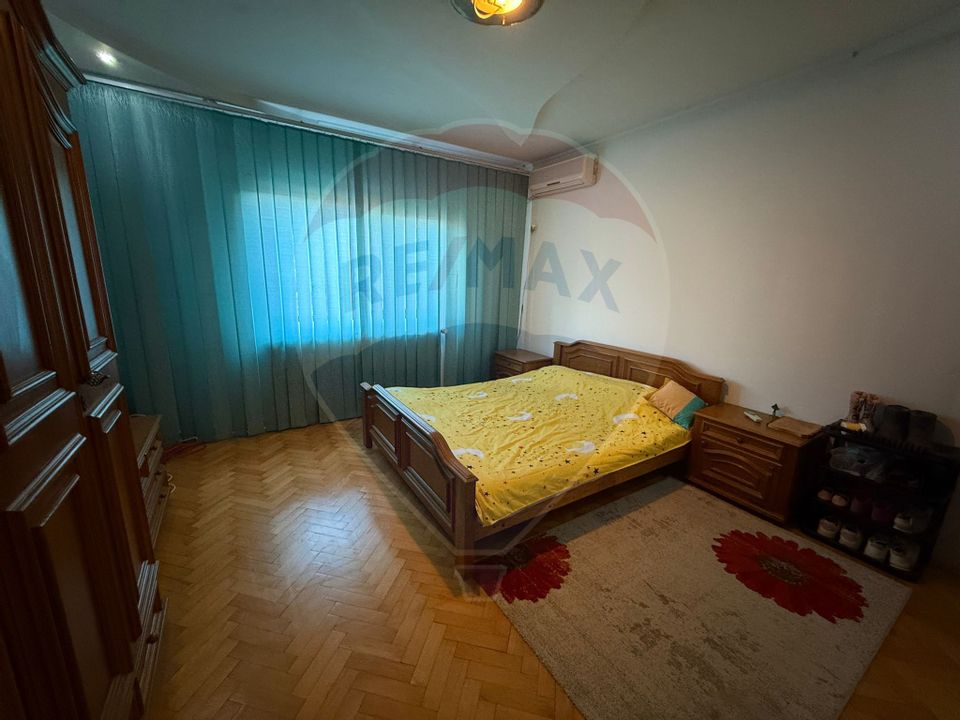 De vânzare Casă / Vilă 5 camere + 5.300 mp teren Slobozia Moara, DB