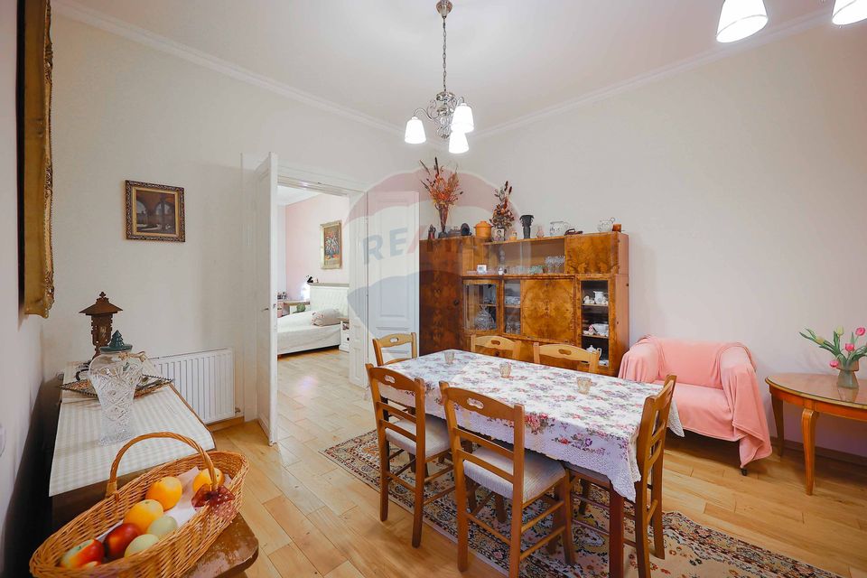 De vânzare Casǎ cu 4 camere, singur în curte, Ultracentral.