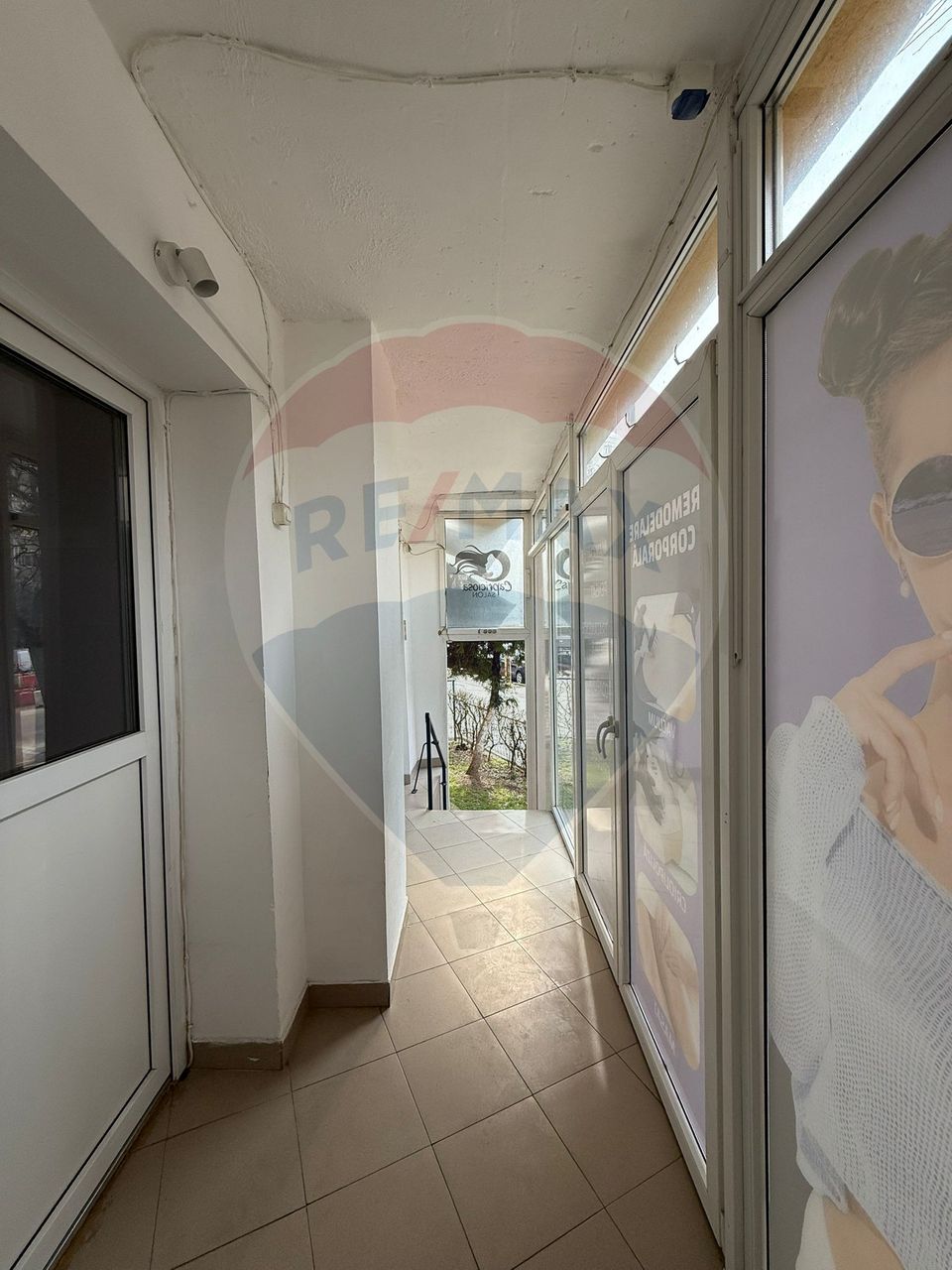 Spațiu comercial stradal 61 mp, Bd. Chisinau - vitrina si acces direct