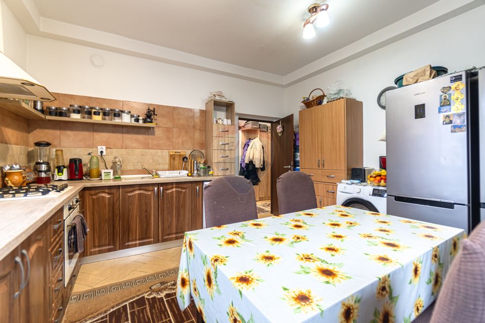 Vila cu 8 camere, 7150 mp teren intravilan I OZUN, COVASNA| COMISION 0