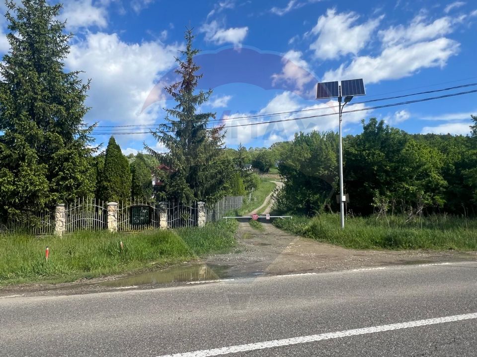 Teren 485mp  sat. Podiș.  com. Mărgineni situat pe / DN 2G