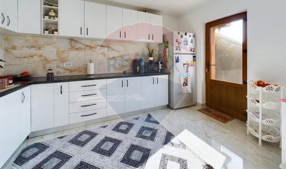 De vanzare casa cu 6 camere mobilata utilata in Targoviste