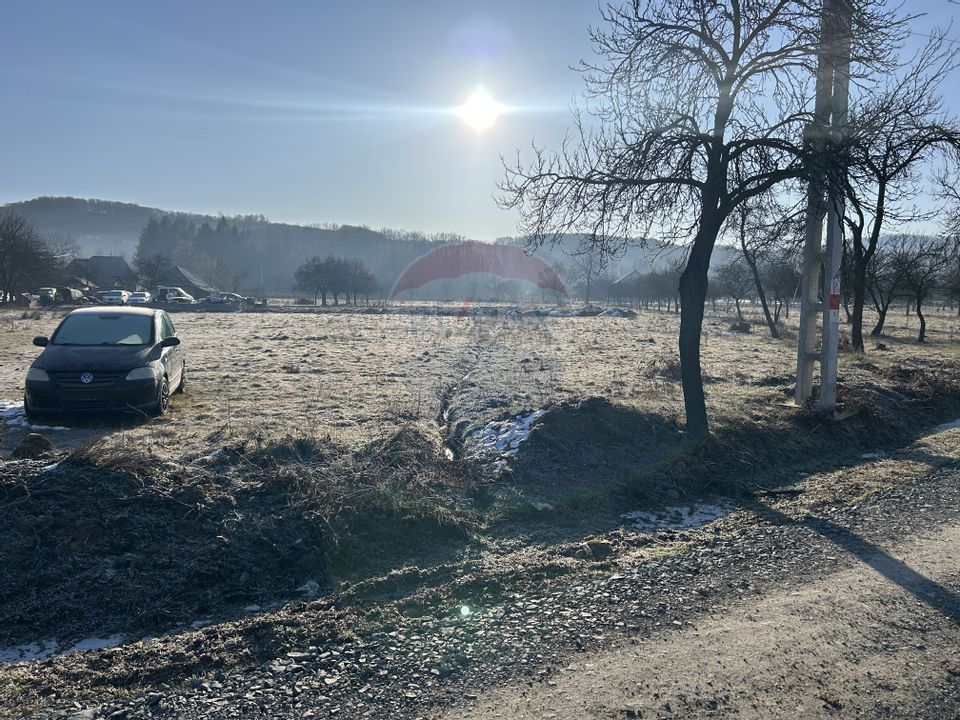 Land 3,720sqm Vad / Strada PRINCIPALA