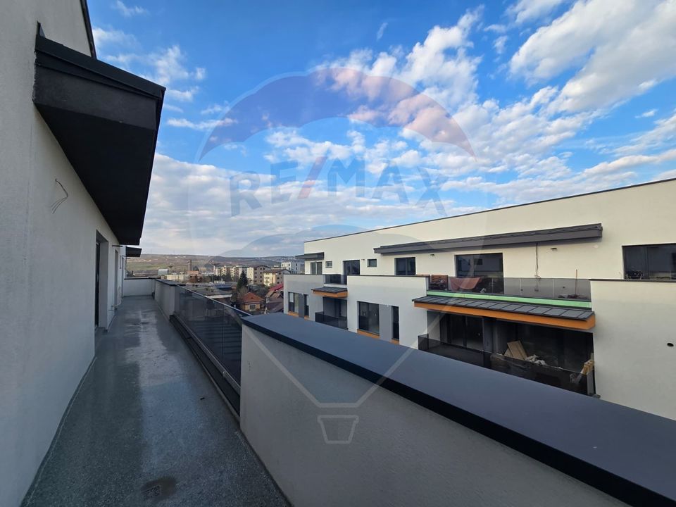 Apartament 3 camere, zona Între Lacuri