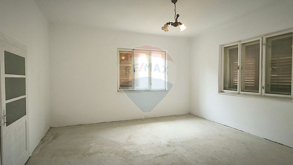 Casă pe un nivel in Medias, teren 533 mp, curte dreapta