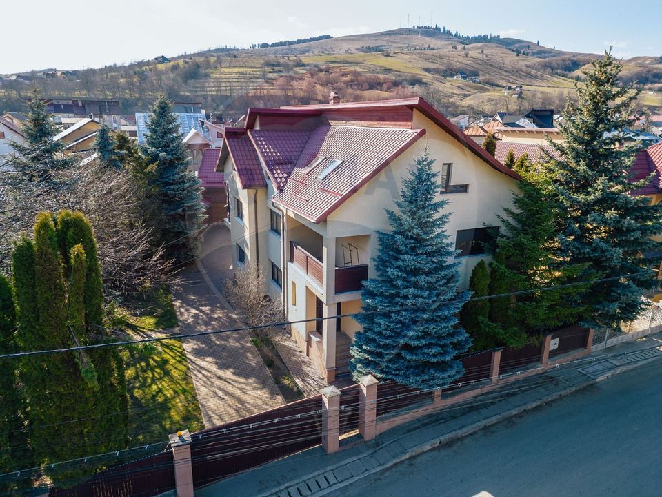 Casă / Vilă în zona Gura Humorului