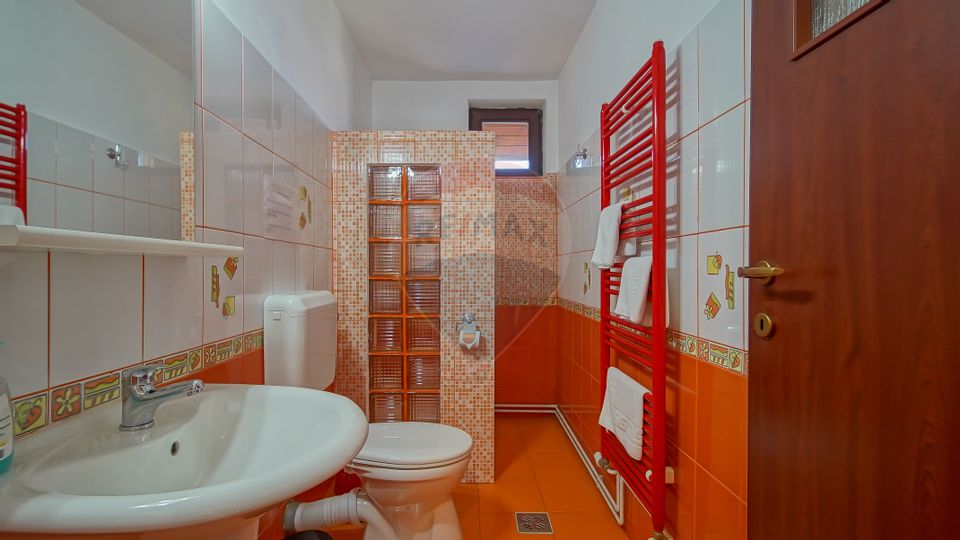 Casă / Vilă de vânzare în Râșnov, afacere-Pensiune clasificată