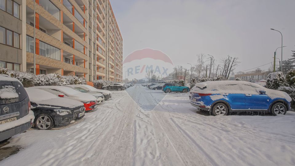 3 room Apartment for sale, Tractorul area