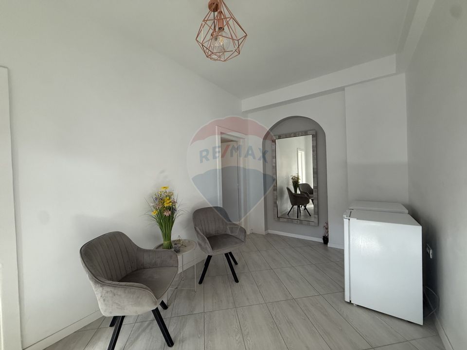 Casa / Pensiune cu 12 camere de vânzare în zona Eforie Sud Constanta