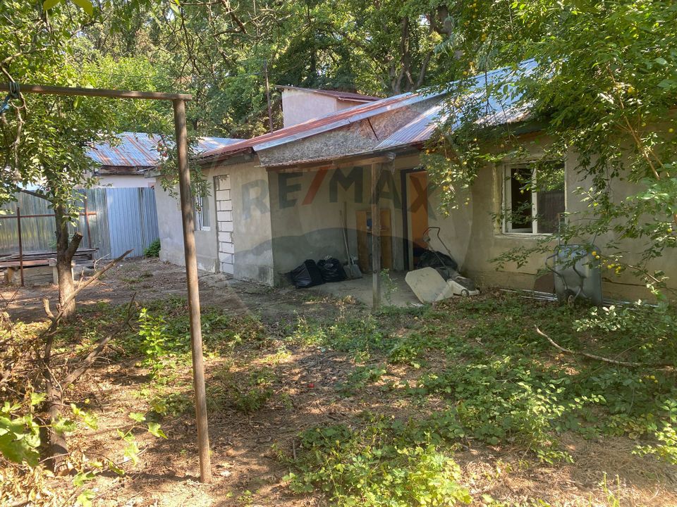 Teren 299.96mp Voluntari, casa 70 mp demolabila/renovabila