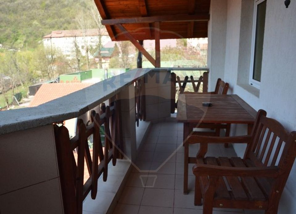 Hotel / Pension 4* with 18 rooms for sale in Baile Herculane
