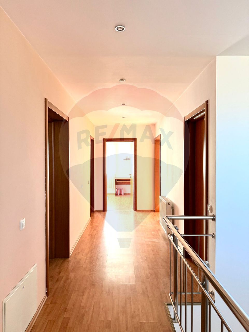 INCHIRIERE Vila 5 camere Otopeni/ Ferme