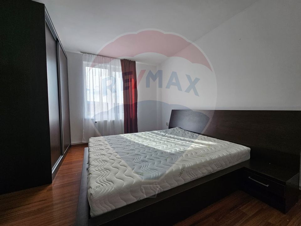 Inchiriez apartament spatios cu 4 camere, 2 bai, parcare in Gheorgheni